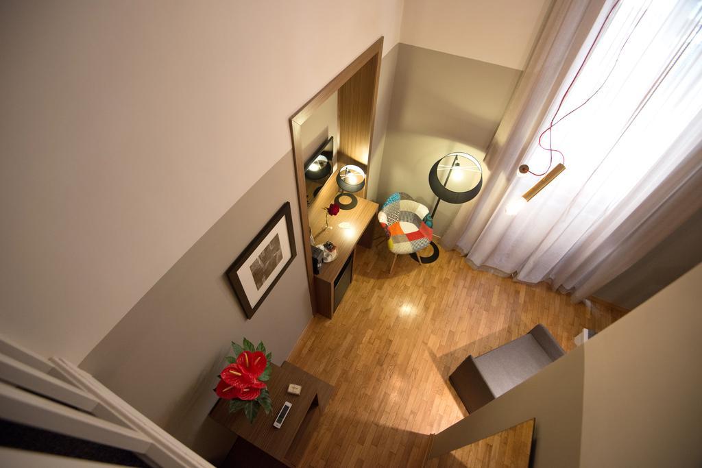 Triple Room Split Level