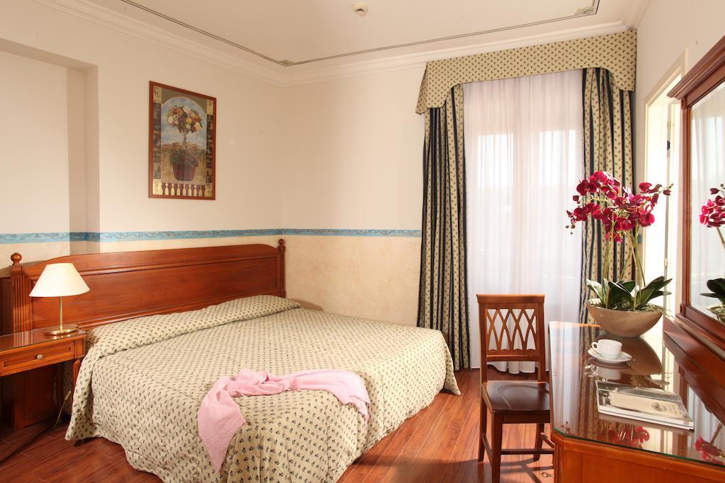Double Room,1697792801:JPEG