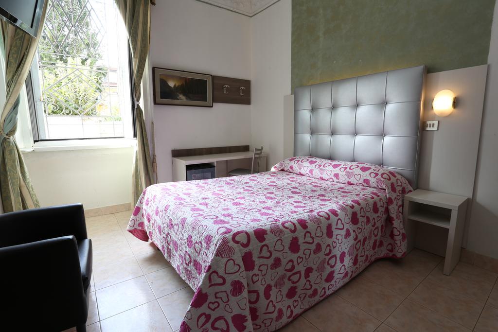 Superior Single Room,700673326:JPEG