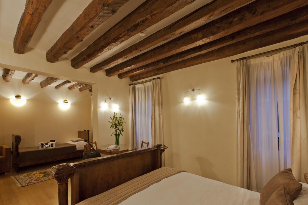 Quarto Triplo Clássico