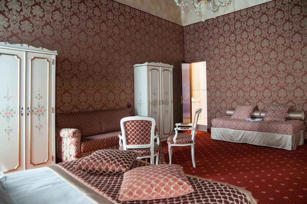 Junior Suite Canal View