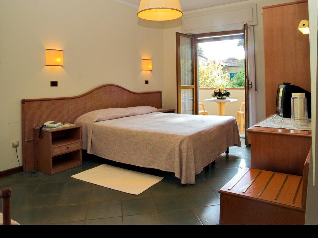 Single Room Balcony,31537208:JPEG