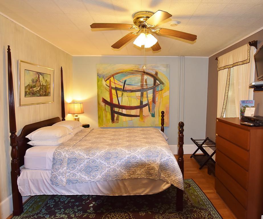 Queen Room