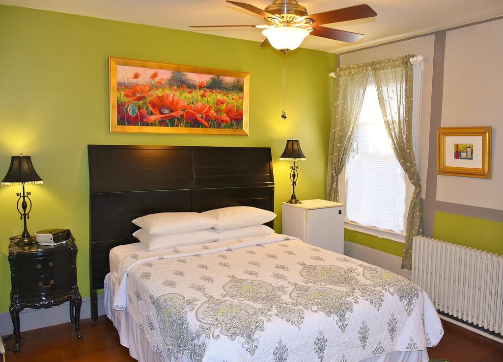 Queen Room