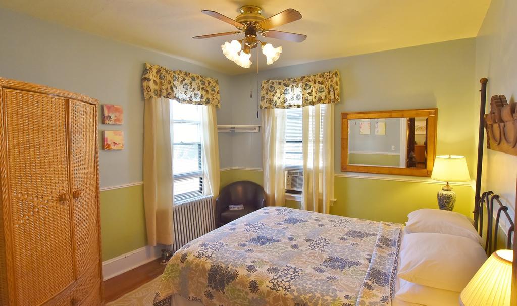Queen Room