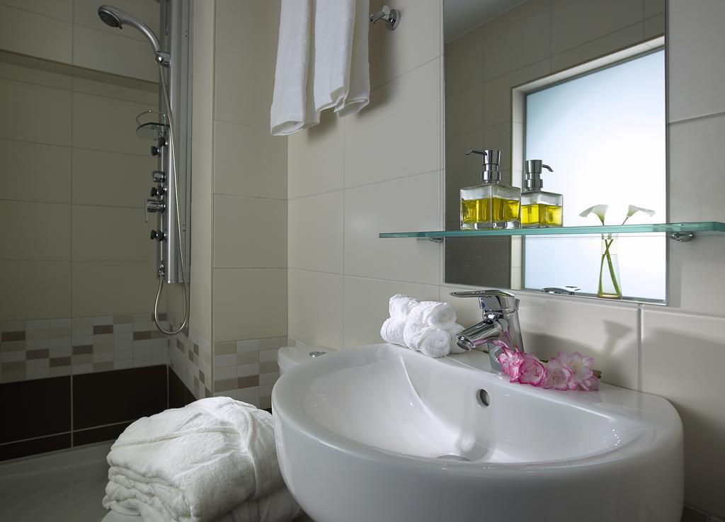 Double or Twin Room with Panoramic Sea View,1566937712:JPEG