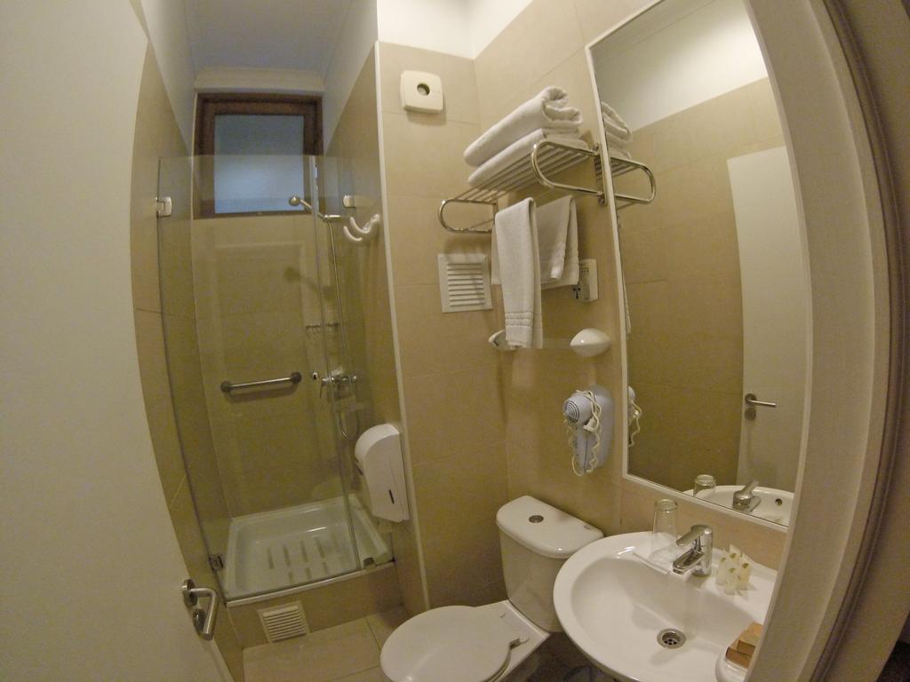 Standard Double or Twin Room,1277838610:JPEG
