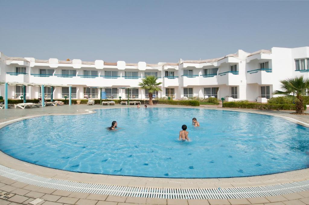 Standard Pool View Room