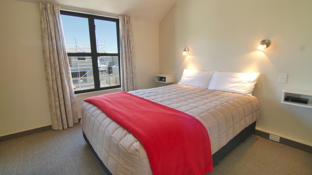 One-Bedroom Apartment,382535062:JPEG
