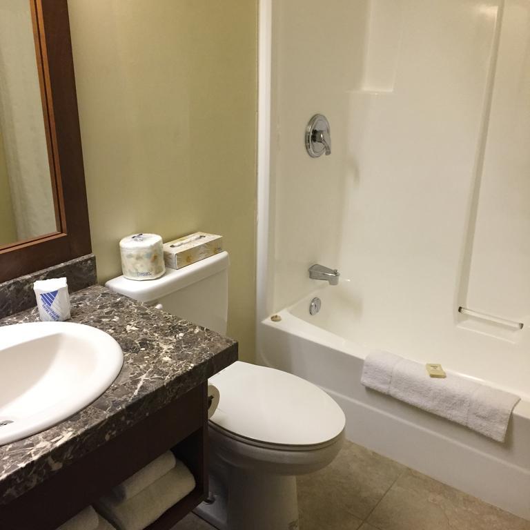 Standard Queen Room,643769277:JPEG
