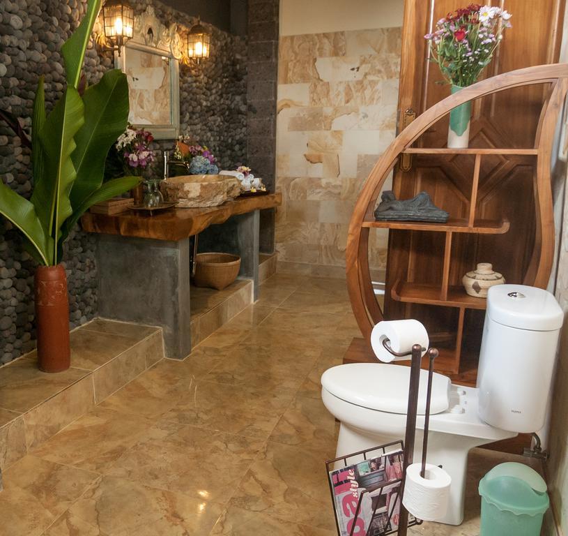 Habitación Doble Premium con cama grande y balcón
