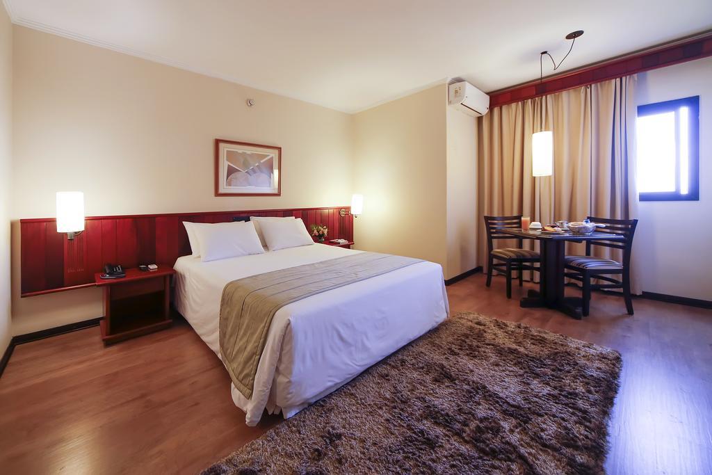 Deluxe Queen Room,728658634:JPEG