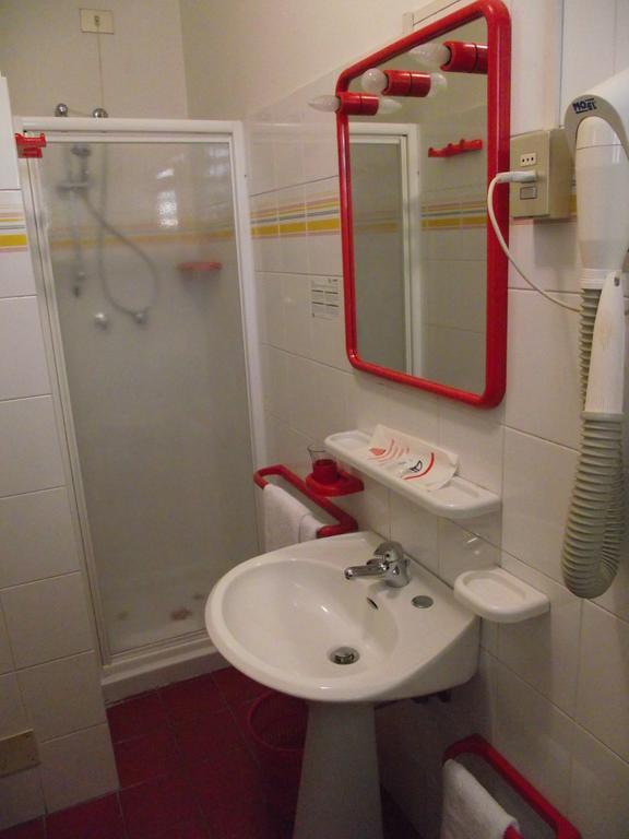 Single Room Bathroom