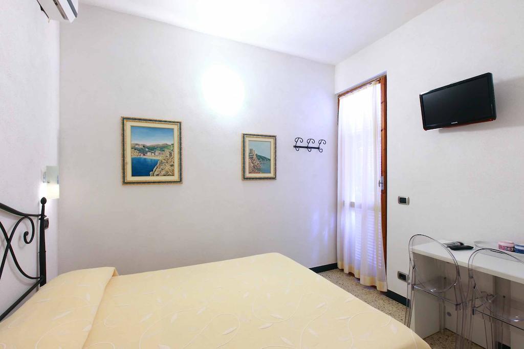 Single Room,721032724:JPEG