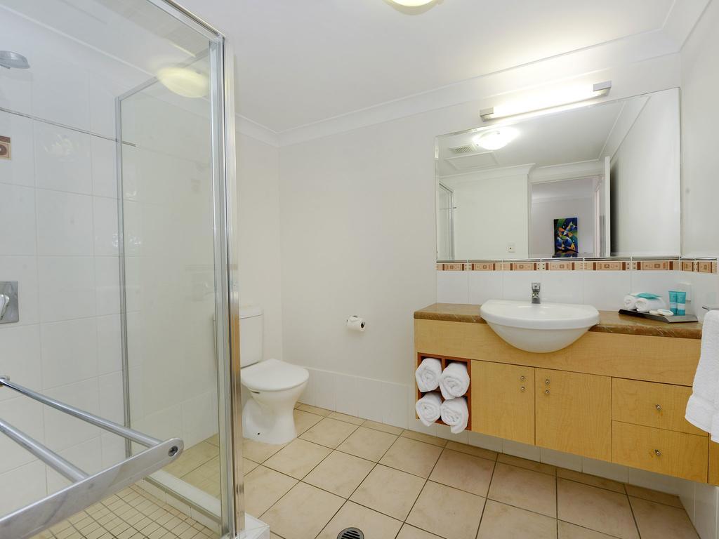 Two-Bedroom Apartment with Spa Bath