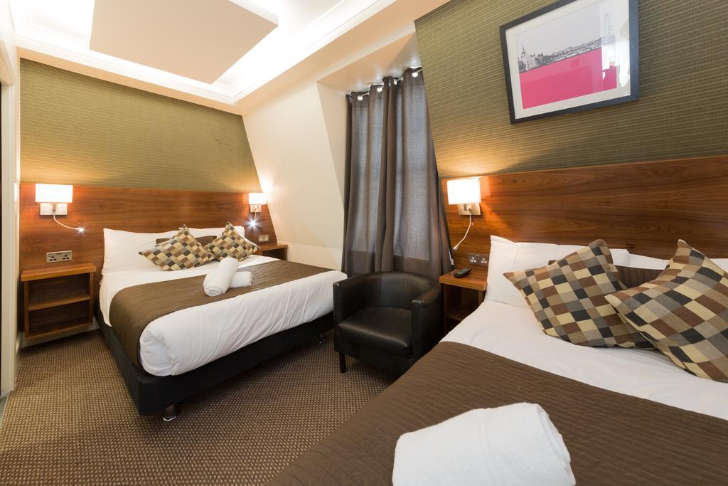 Quadruple Room Private Bathroom