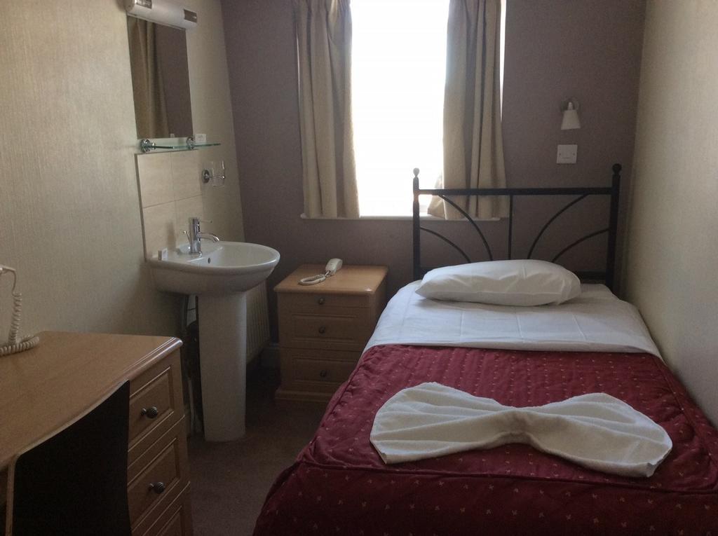 Standard Single with shared Bathroom and toilet,1175037245:JPEG