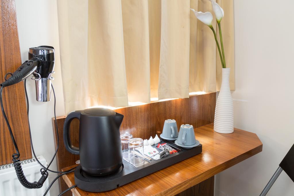 Double Room Private Bathroom