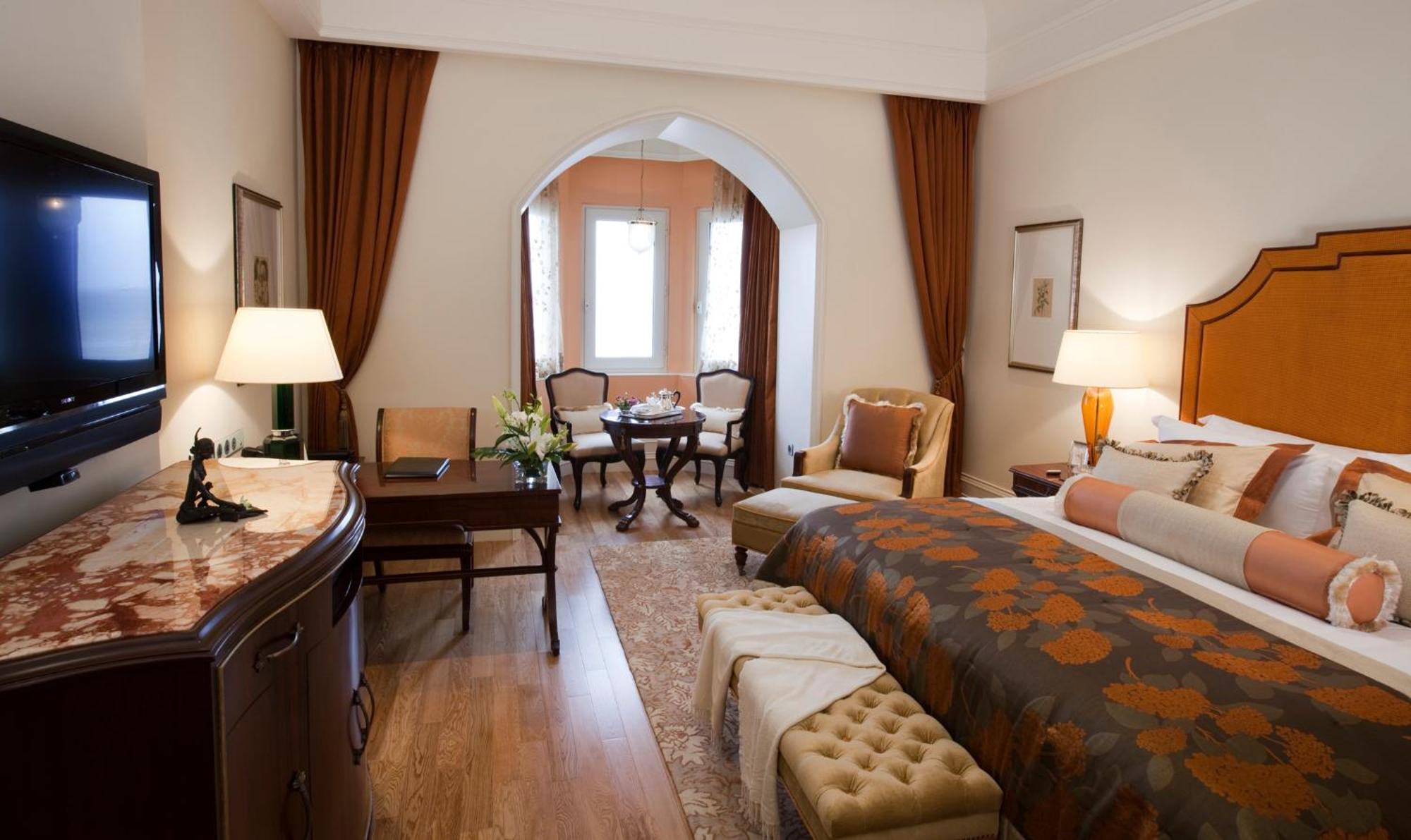 Luxury Grande Room City View