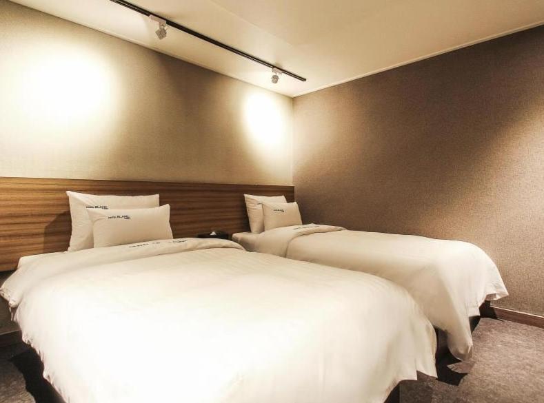 Standard Twin Room,1242192598:JPEG