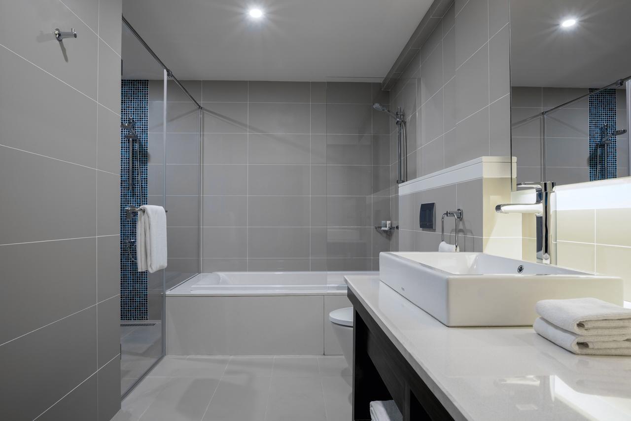 Large King Suite