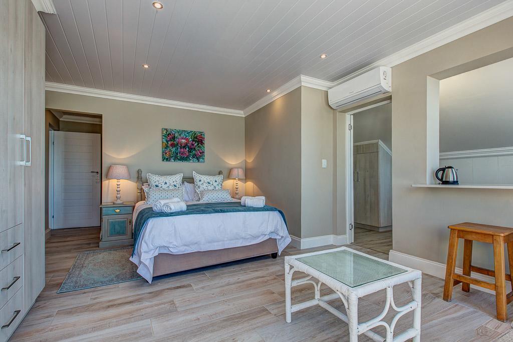 Queen Suite Sea View