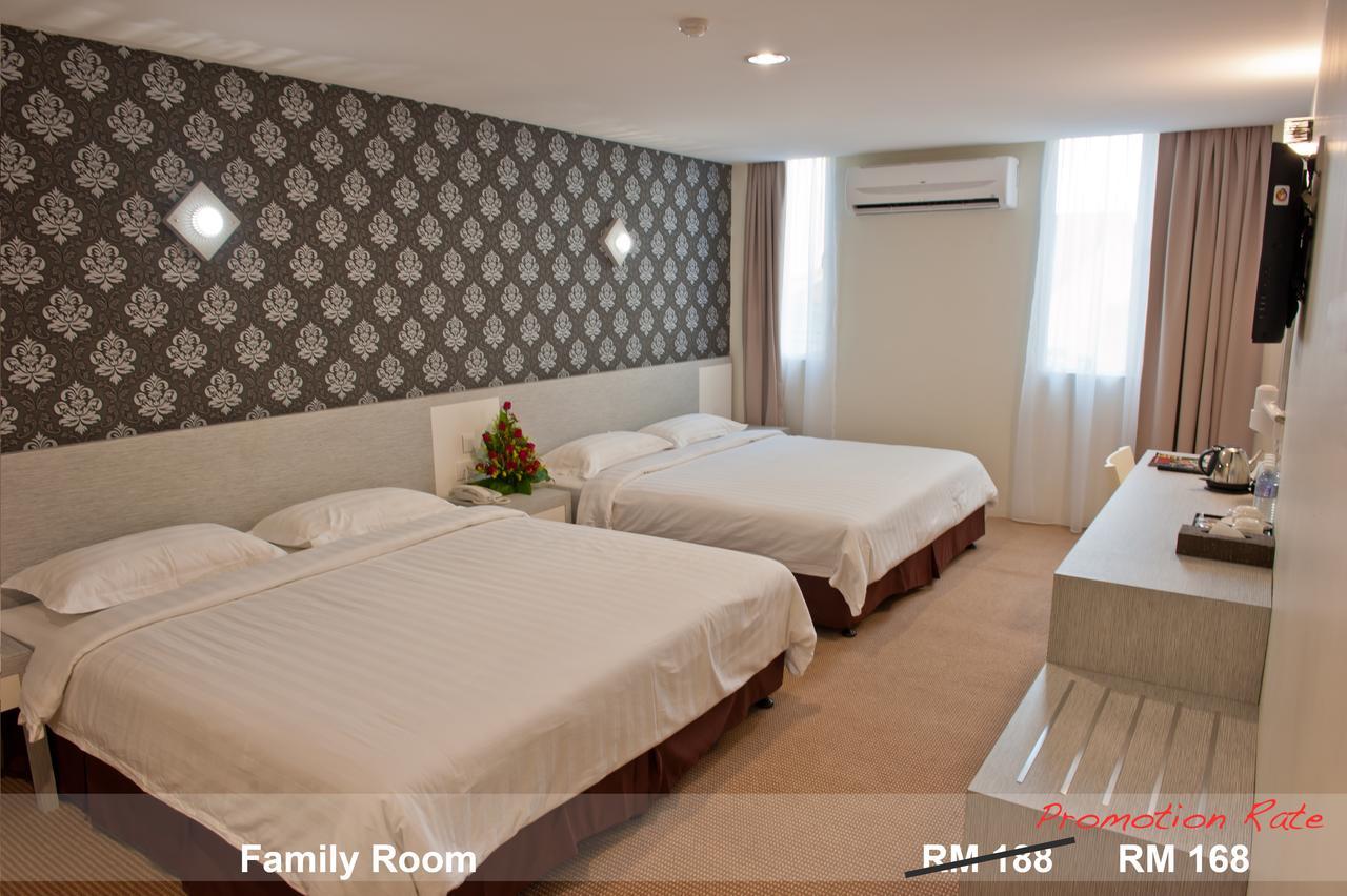 Family Room,525861786:JPEG