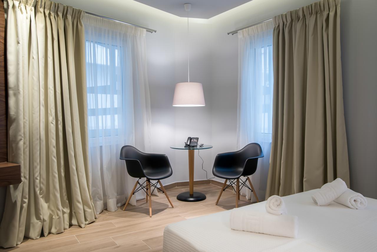 One-Bedroom Suite,528780543:JPEG
