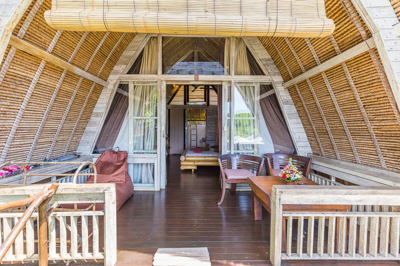 Beachfront Master Deluxe Bungalow Sea View