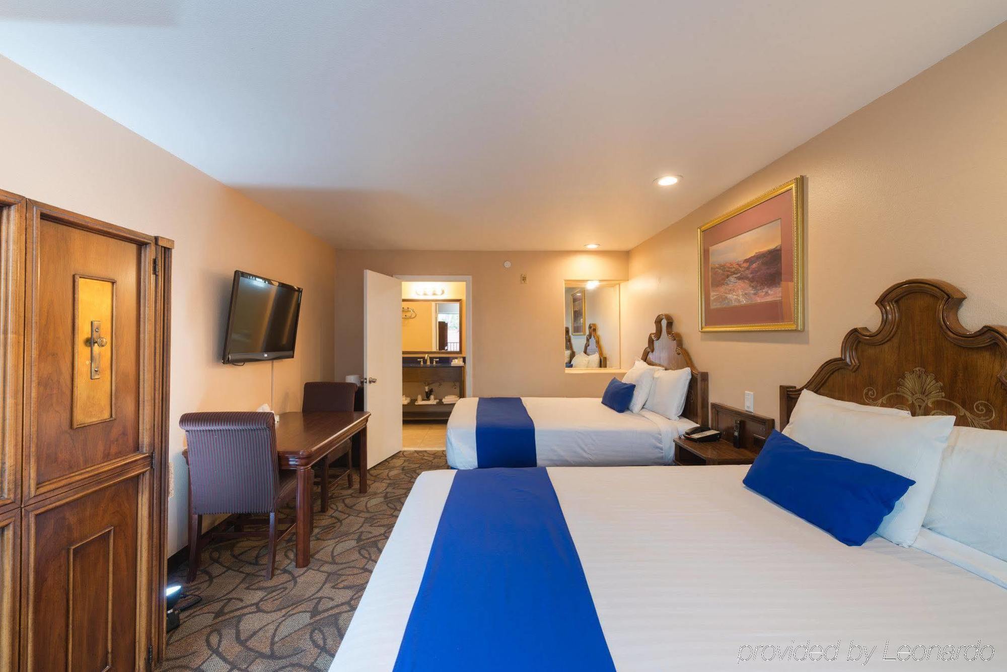 Deluxe Queen Room with Two Queen Beds,548744751:JPEG