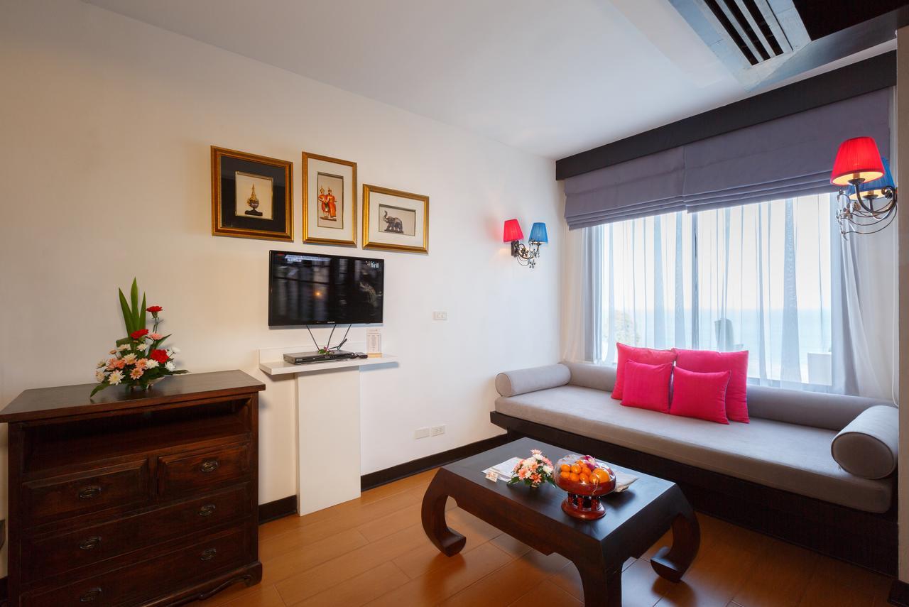 Tropische Thai-Villa mit Meerblick