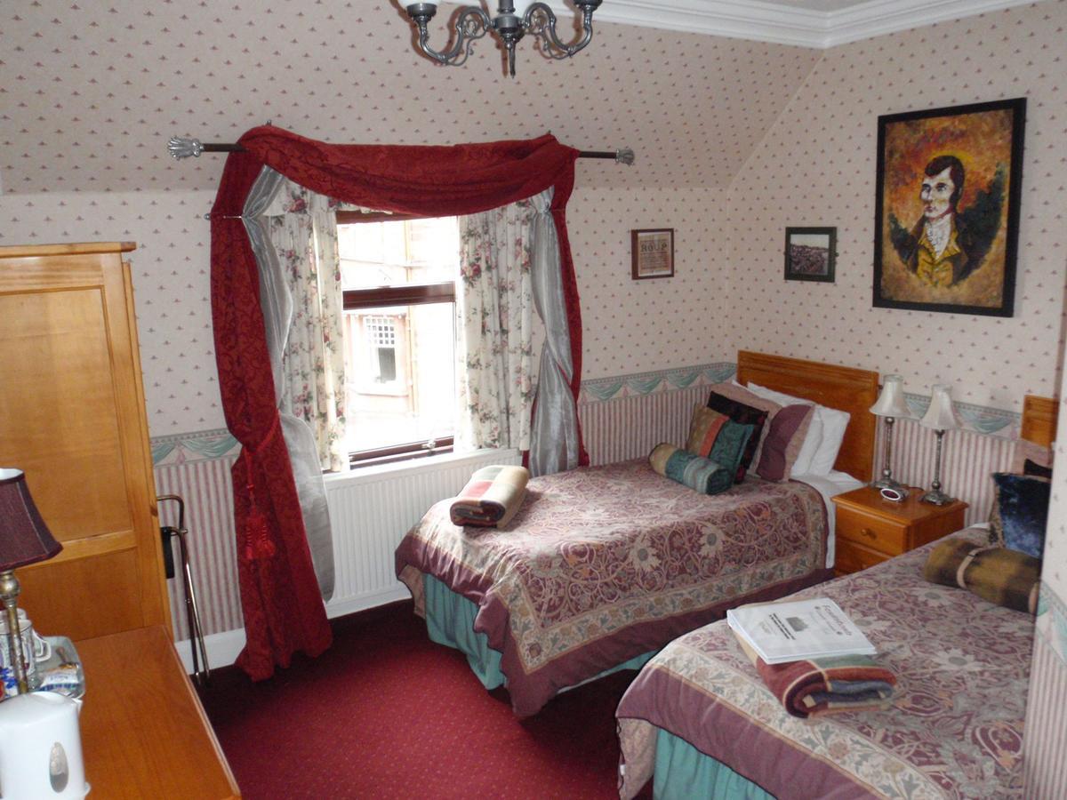 Twin Room with Private Bathroom
