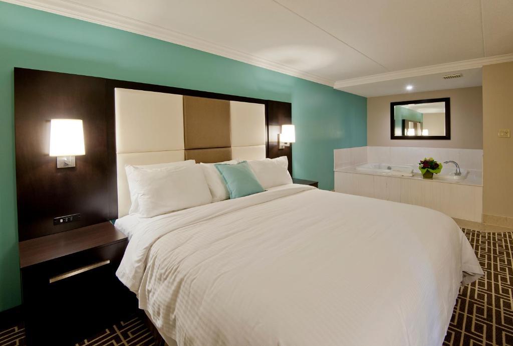 Junior Suite Hot Tub