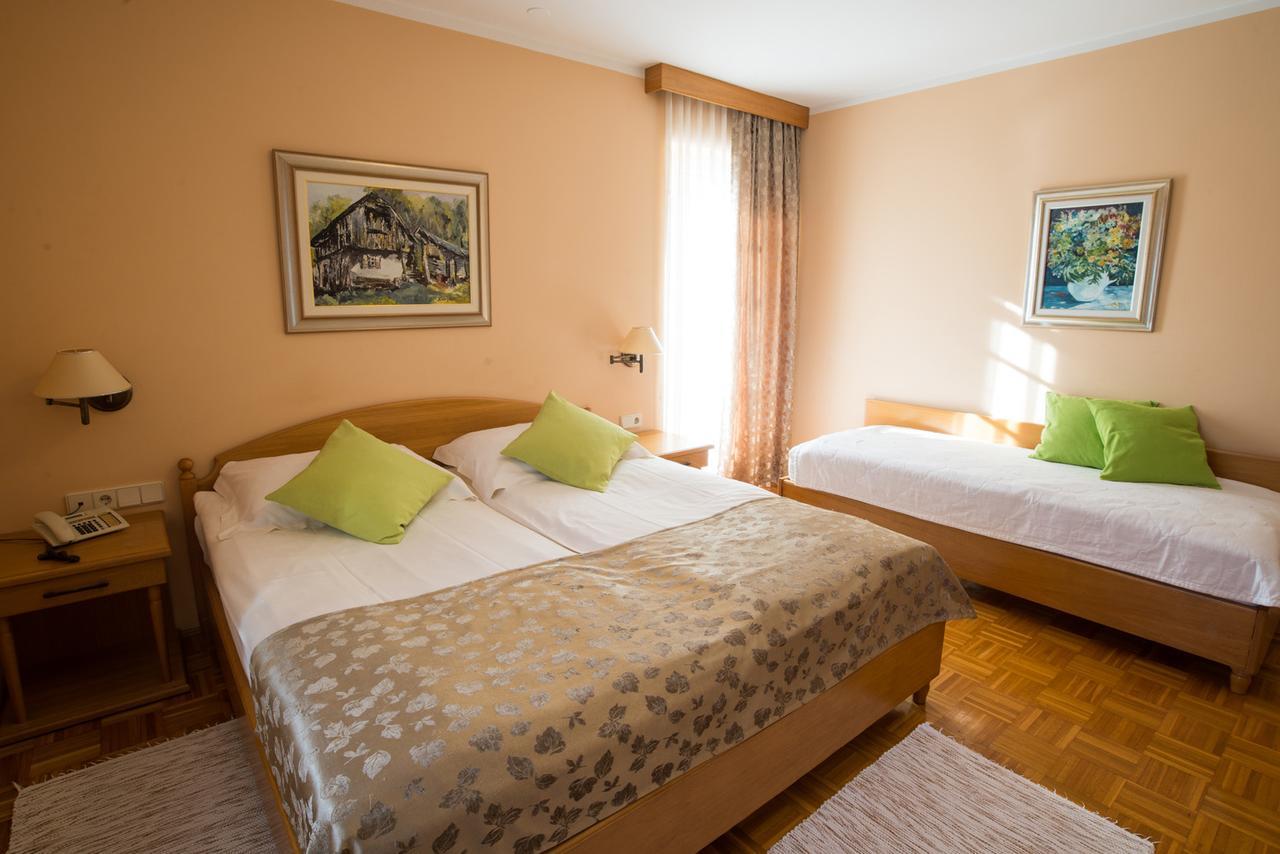 Dreibettzimmer