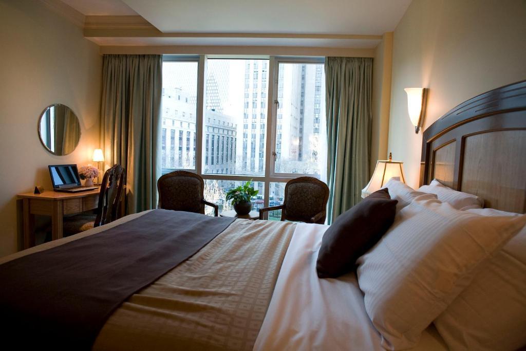 Habitación Doble Deluxe con cama extragrande y vistas a la ciudad