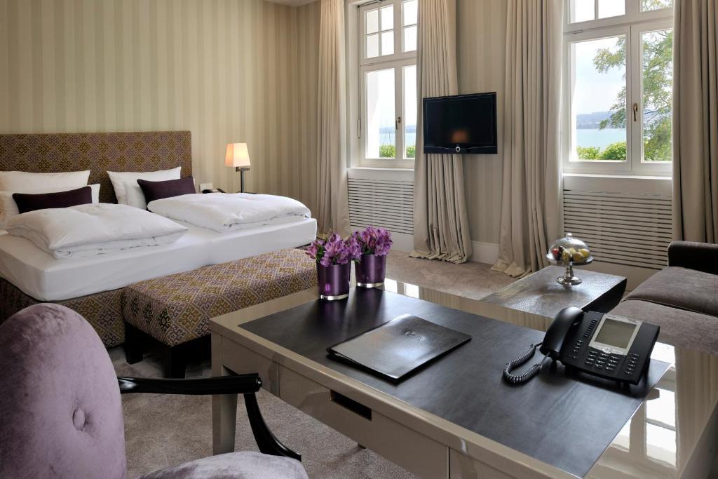 Deluxe Room Direct lake view