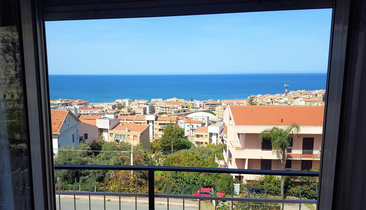 Camera Familiare con Vista Mare