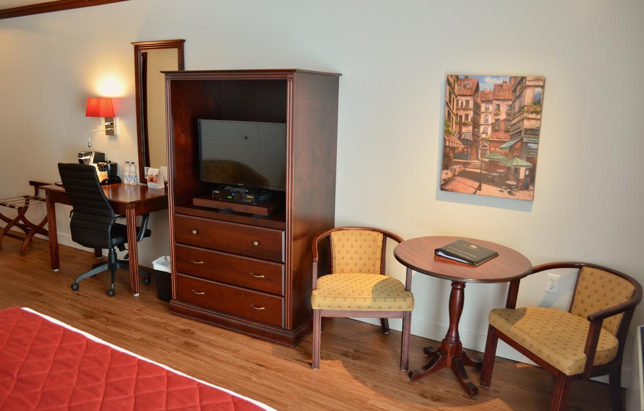 Chambre Lit Queen-Size Standard - Accessible aux Personnes à Mobilité Réduite