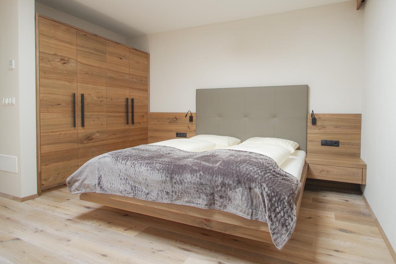 Large One-Bedroom Apartment