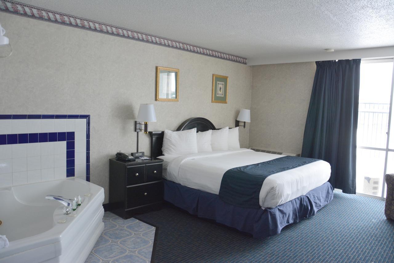 Deluxe King Studio Suite - Non-Smoking,697869141:JPEG