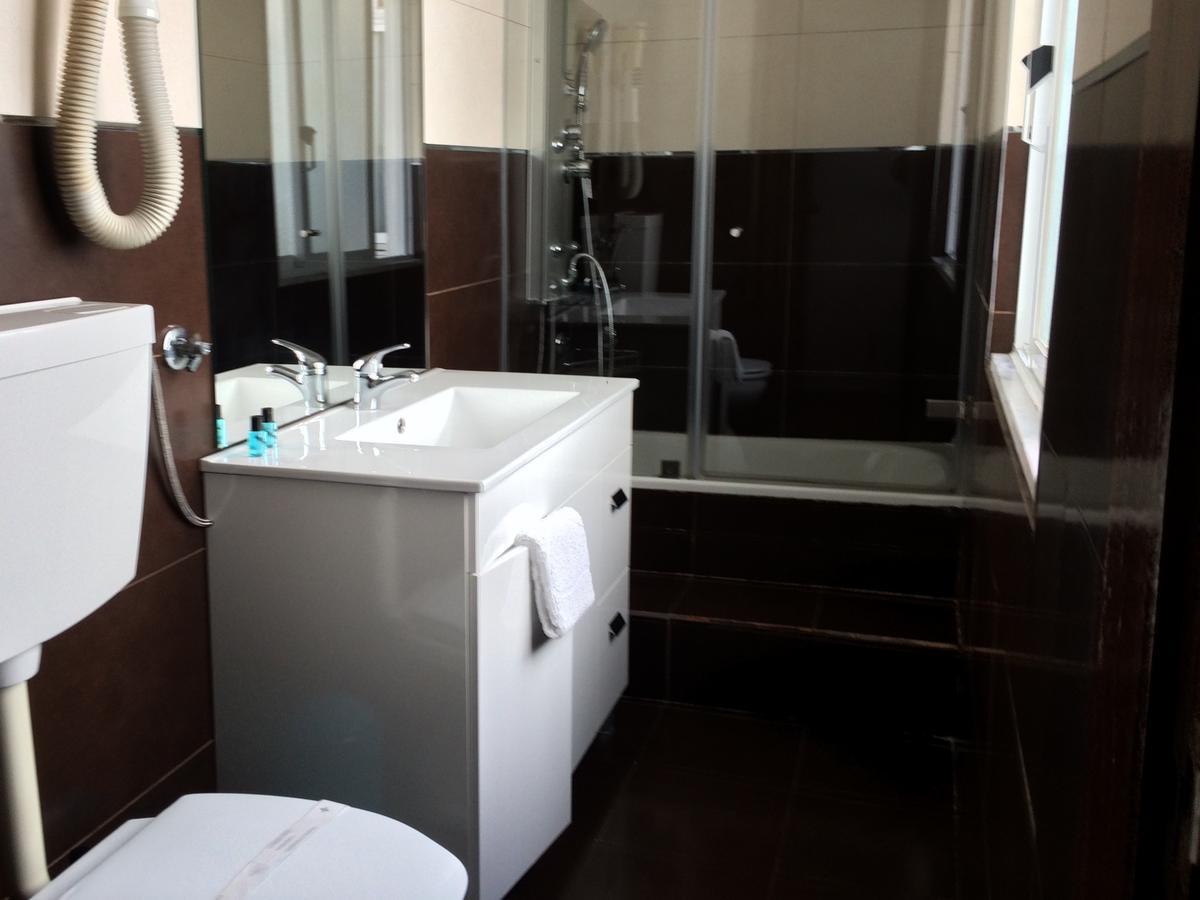 Standard Twin Room,724247041:JPEG