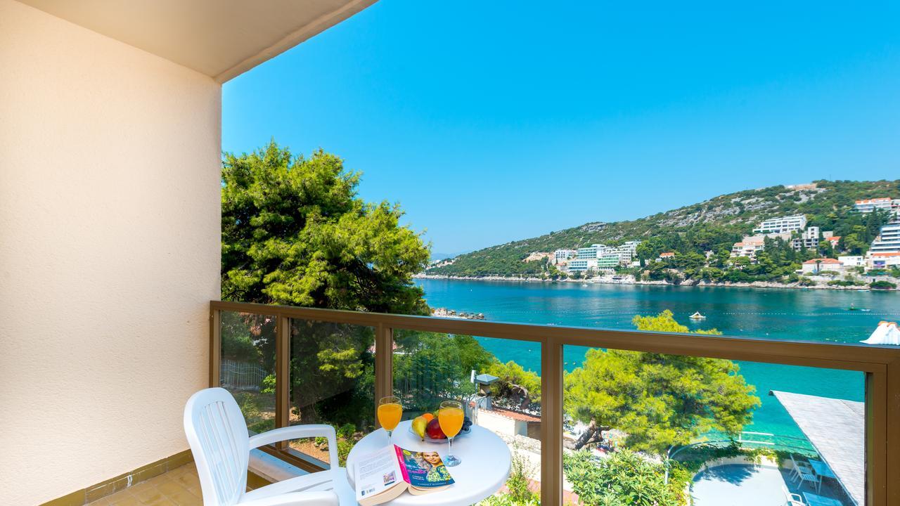 Double/Twin Room with Balcony and Sea View,1349156120:JPEG