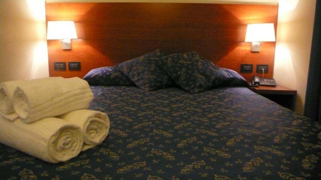 Tweepersoonskamer met Gedeelde Badkamer