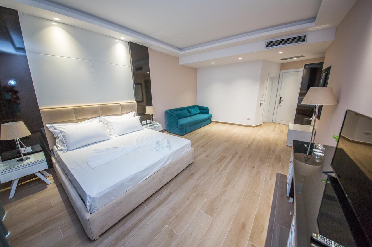Deluxe Triple Room with Balcony - Ground Floor,652159020:JPEG