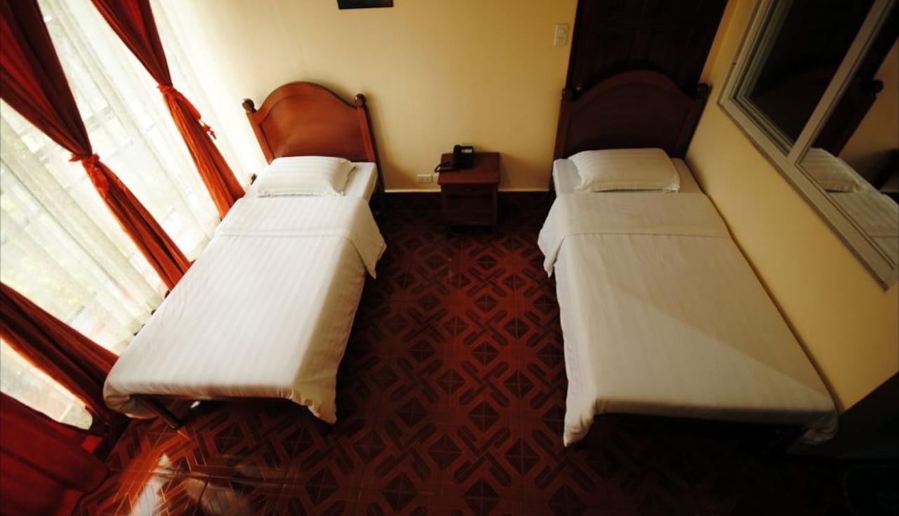 2 Single Bed or Twin Bed