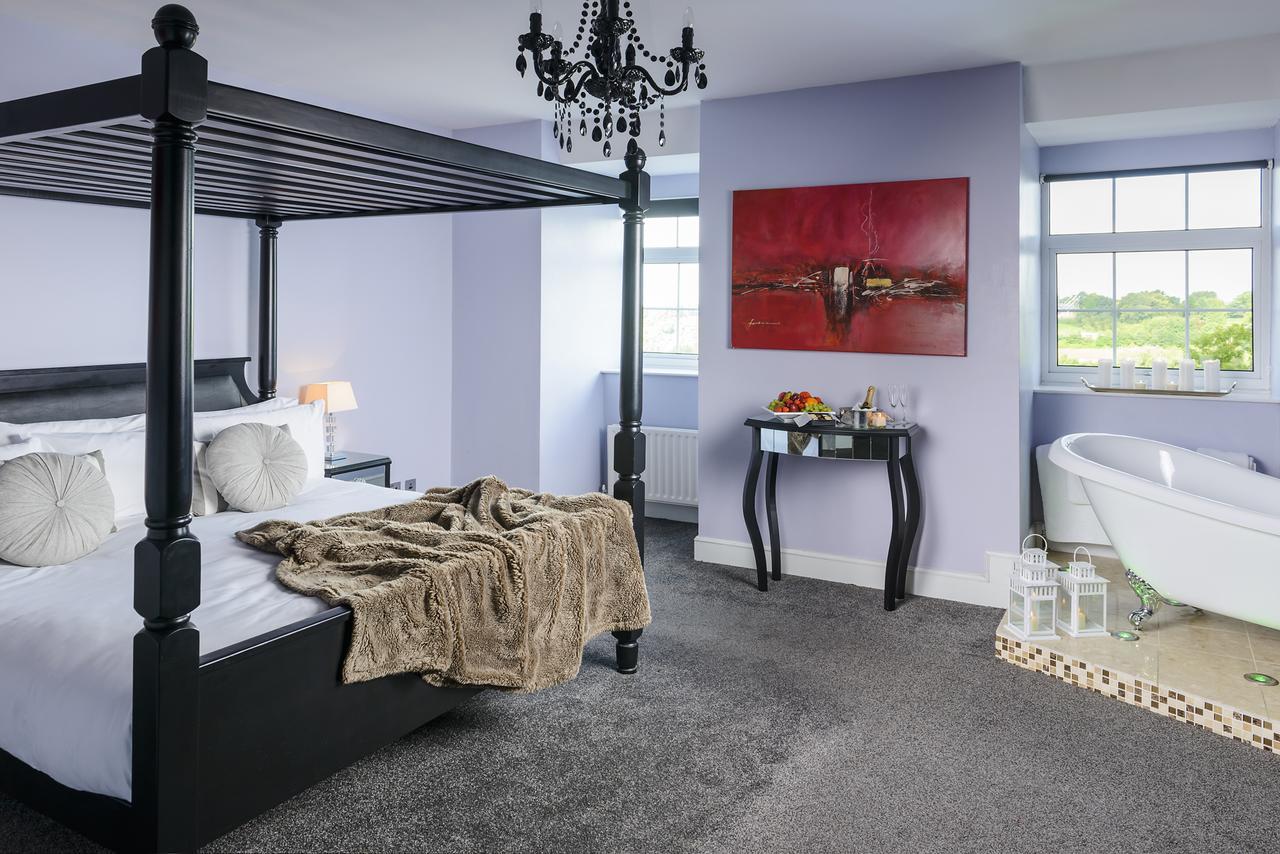 Suite,660068463:JPEG