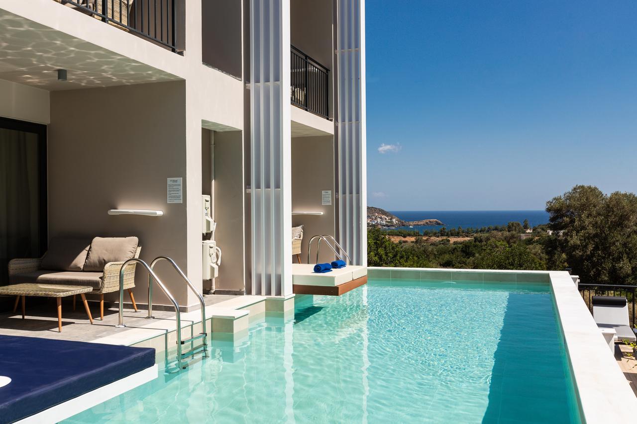 Two-Bedroom Suite Swim Up