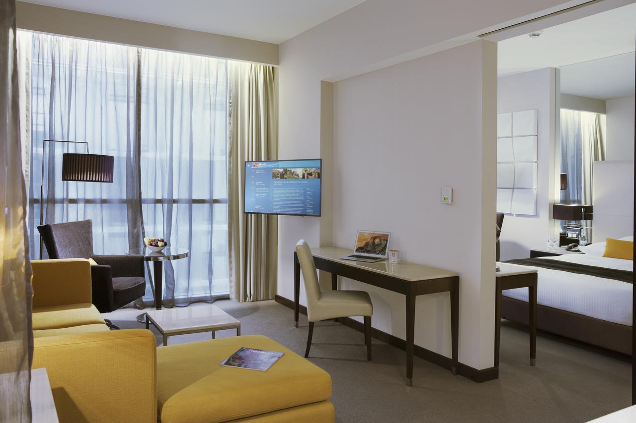 One Bedroom Suite - Queen Bed