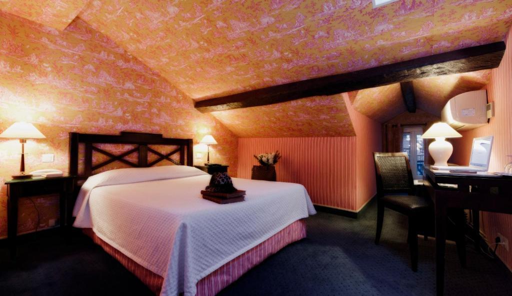 Classic Double Room
