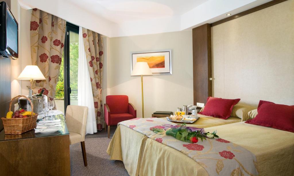 Zweibettzimmer (2 Erwachsene)